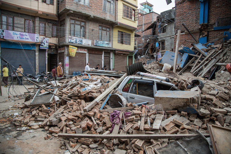 Illustration for article titled Photos from the devastating 7.8 magnitude earthquake in Nepal